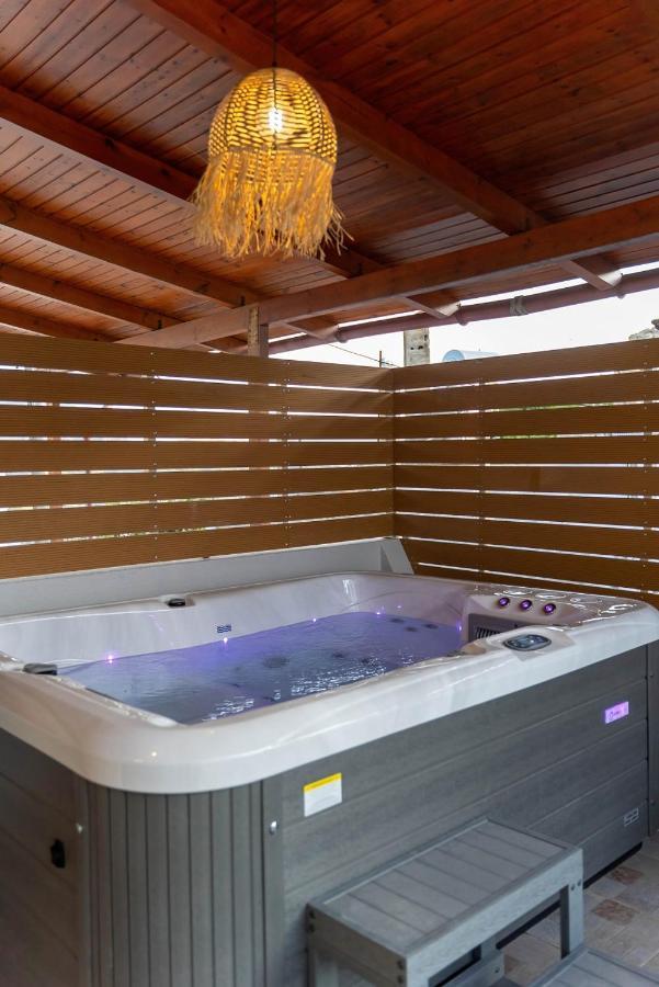 Villa Venetia With Jacuzzi Lambini Exterior photo